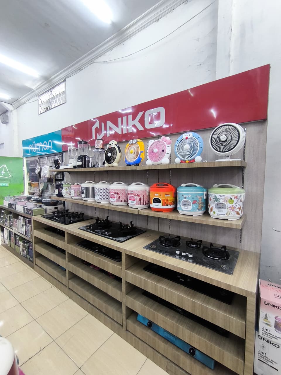 Display rak toko 1